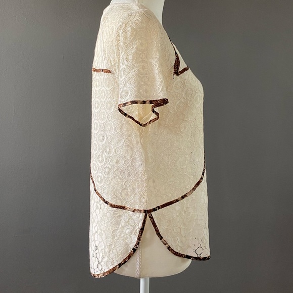 BCBC Maxazari cream lace blouse - Picture 3 of 6